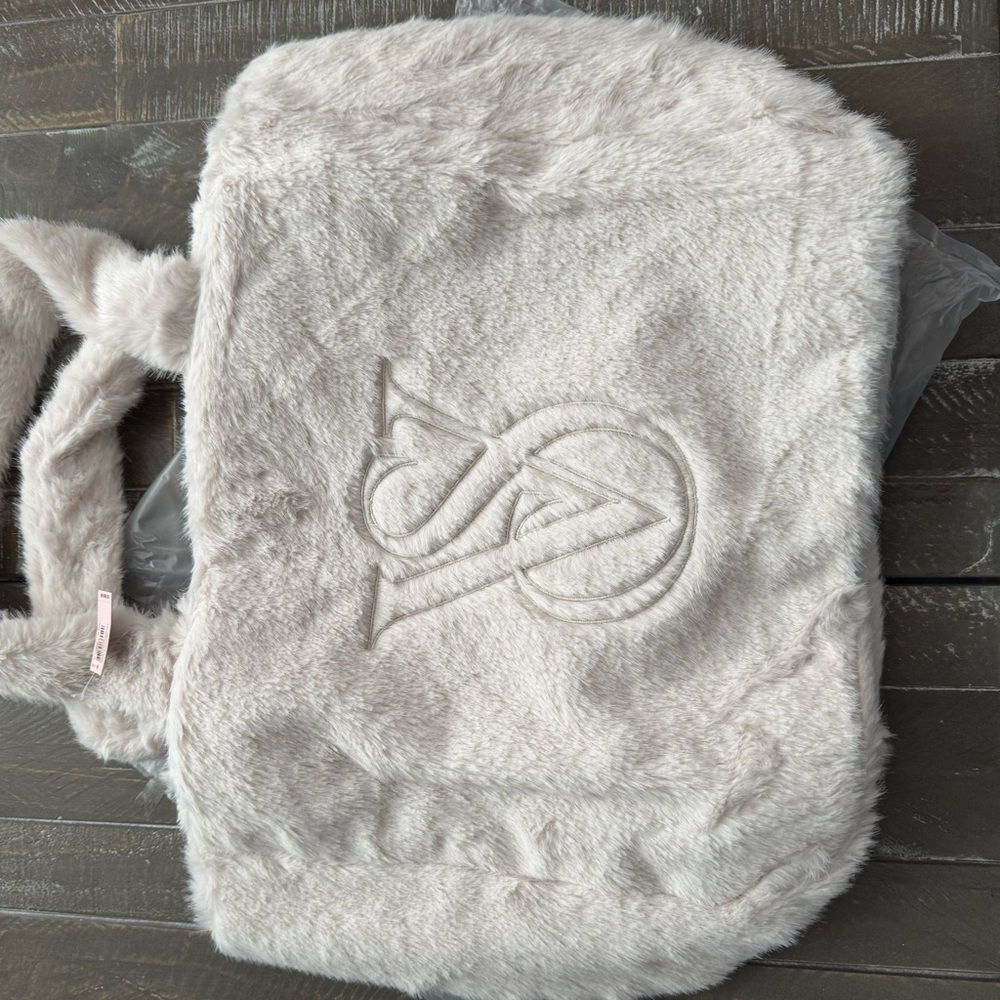 NEW VICTORIA'S SECRET Faux-Fur Tote Bag Cream Candlelight
